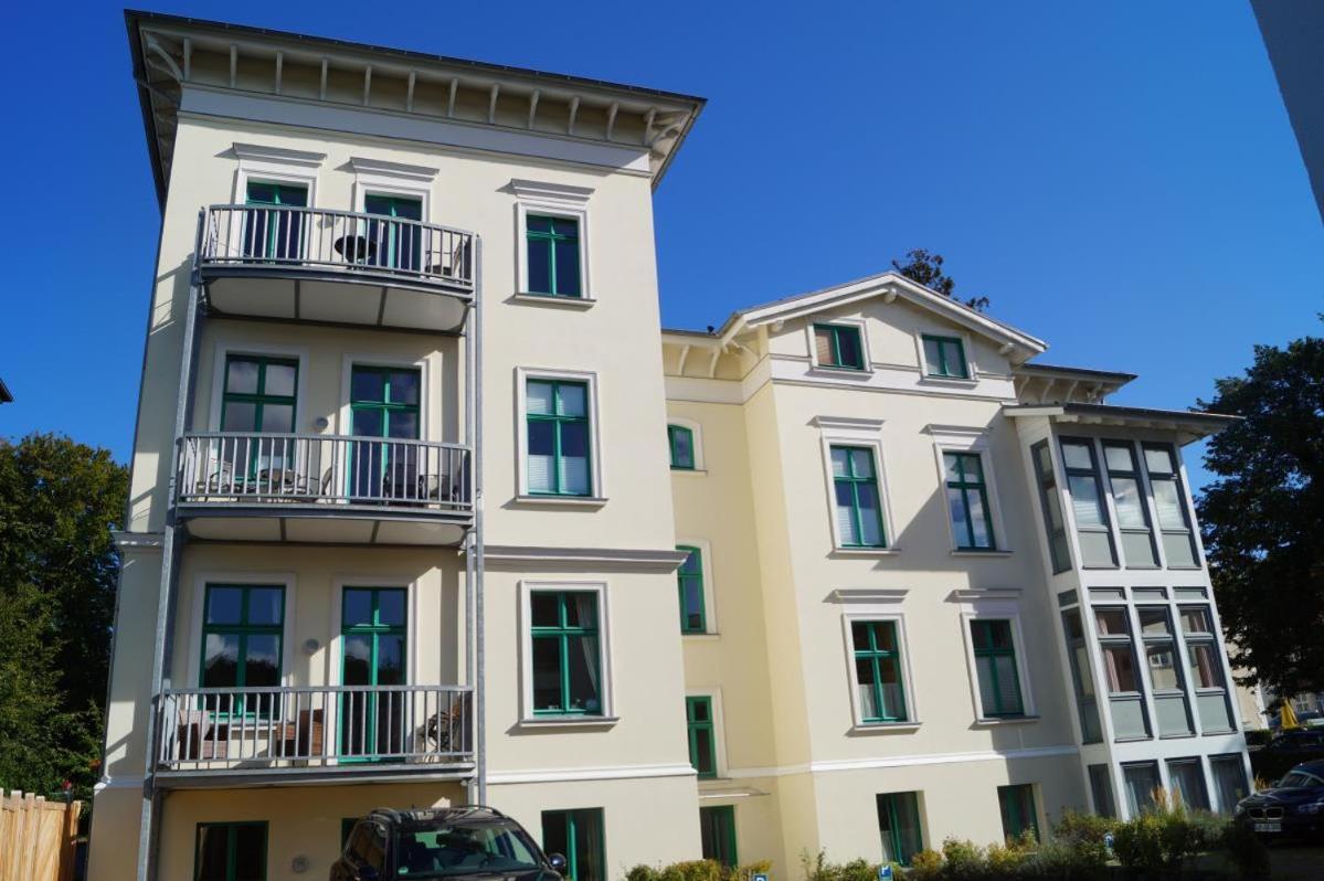 Gemuetliche Mit Dachterrasse, Parkplatz, Zentral - Aber Ruhig Gel. Apartment