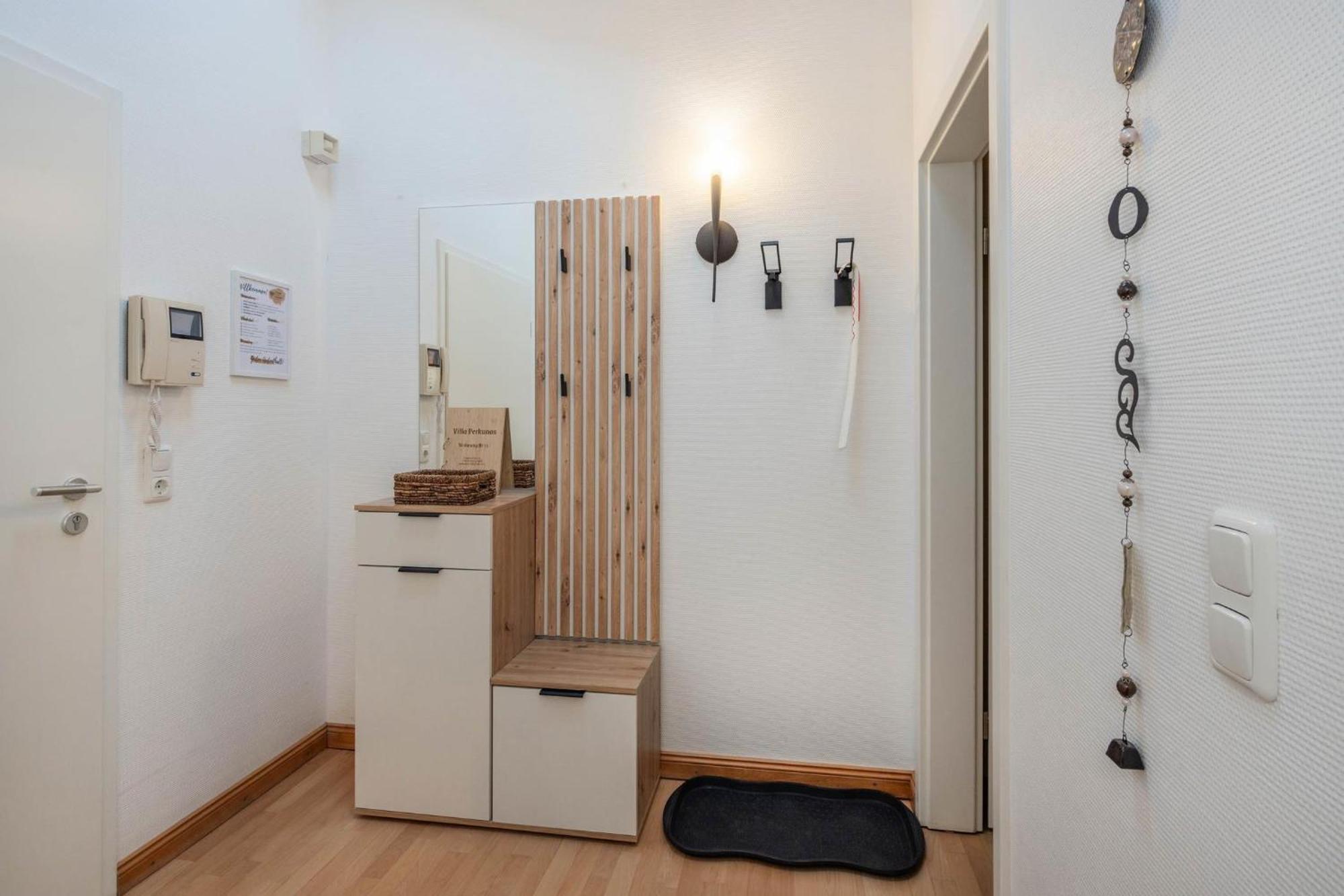 Gemuetliche Mit Dachterrasse, Parkplatz, Zentral - Aber Ruhig Gel. Apartment